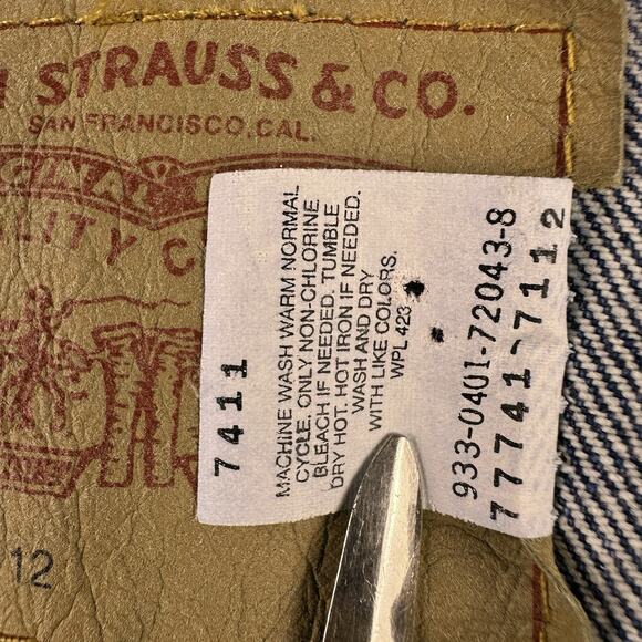 Vintage Levis Trucker Jacket Womens Large Denim Cropped Y2K 2001 Biker Grunge - Picture 15 of 16